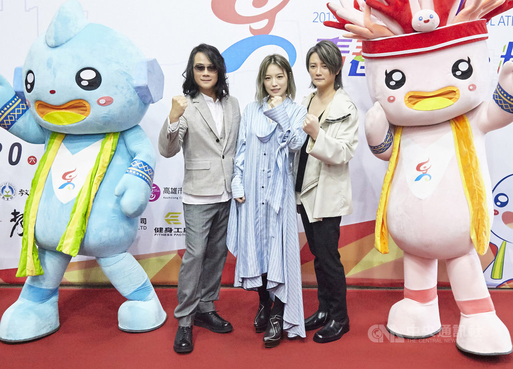 F.I.R.飛兒樂團擔任今年全中運活動大使,新專輯內歌曲「造夢者」成為2019全中運吉祥物主題曲,團員3人11日在台北出席記者會宣傳。(寬大整合行銷提供)中央社記者江佩凌傳真 108年4月11日