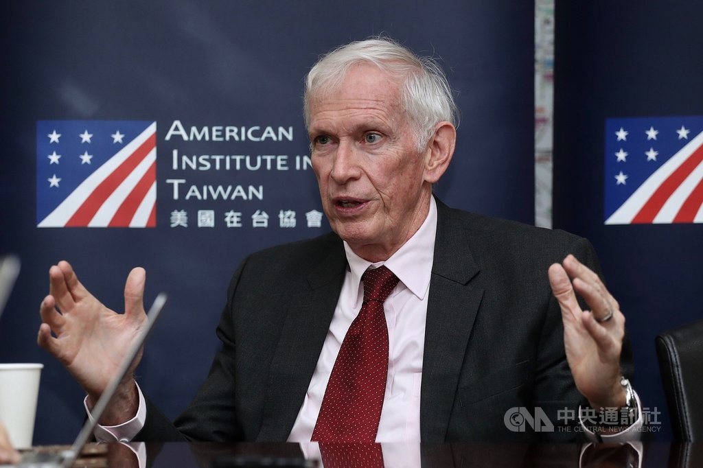 美國在台協會(AIT)主席莫健(James Moriarty)18日接受中央社專訪時重申,不論台灣由誰執政,美國都將與台灣政府合作,因為台美之間共享重要利益。中央社記者吳翊寧攝 108年4月18日