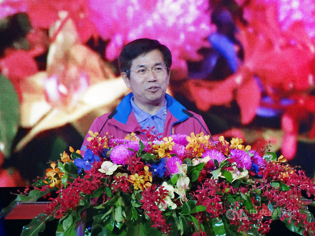 108年全國中等學校運動會20日晚間在高雄舉行開幕典禮,教育部長潘文忠親臨致詞,宣告全中運正式展開。中央社記者陳朝福攝 108年4月20日