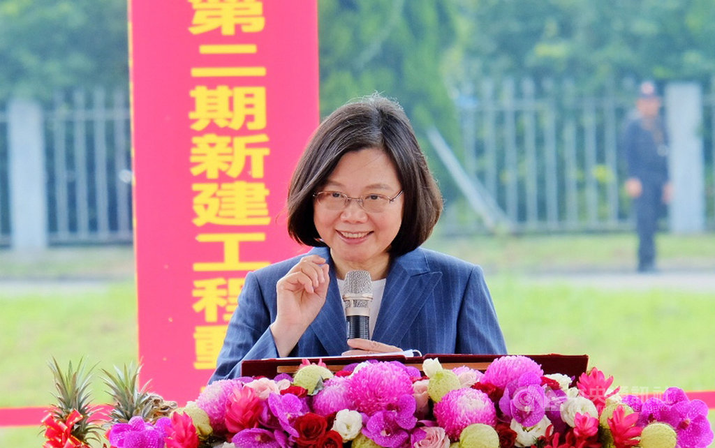 總統蔡英文29日出席美超微電腦公司亞太科技園區第二期廠房擴建動土典禮時表示,台灣擁有優質人才、完善基礎建設與法規結構,投資台灣是今年最棒的事。中央社記者吳睿騏桃園攝 108年4月29日