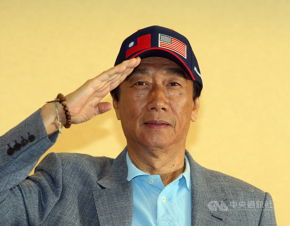 宣布參選總統的鴻海董事長郭台銘(圖)6日在張榮發基金會8樓舉行美國行返台記者會,向國人報告美國行成果。中央社記者郭日曉攝 108年5月6日