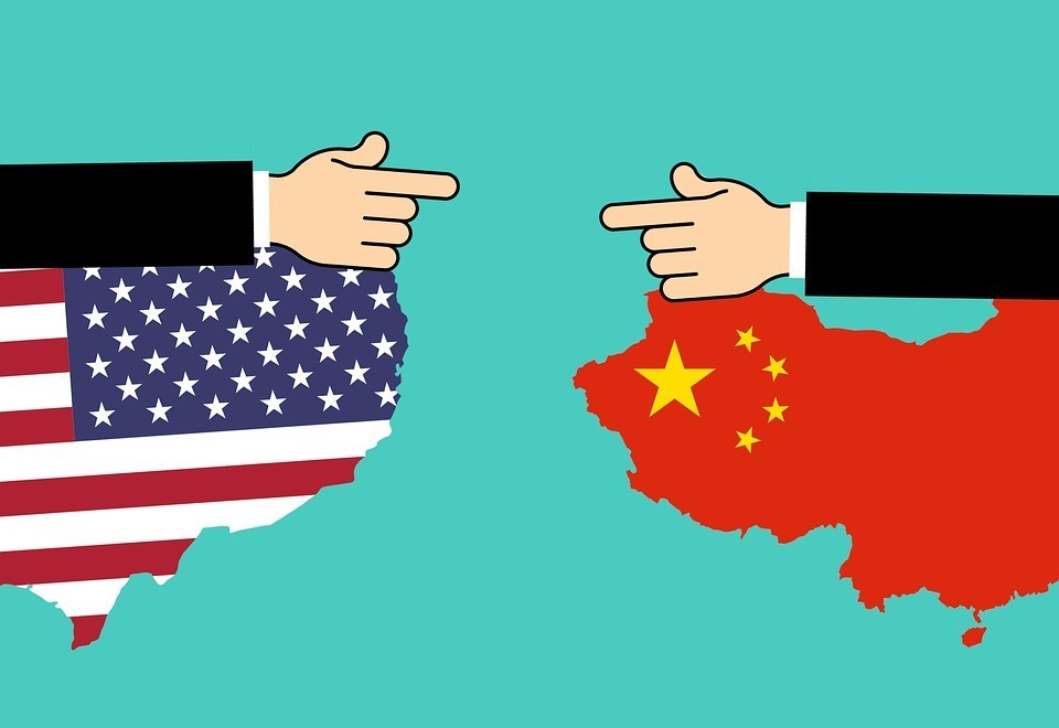 美中貿易戰看似將停戰之際,美國總統川普突然上調2000億美元的中國商品加徵關稅稅率,且「很快」會再祭出新關稅,讓國際經濟緊張局勢再度動盪。(示意圖/圖取自Pixabay圖庫)