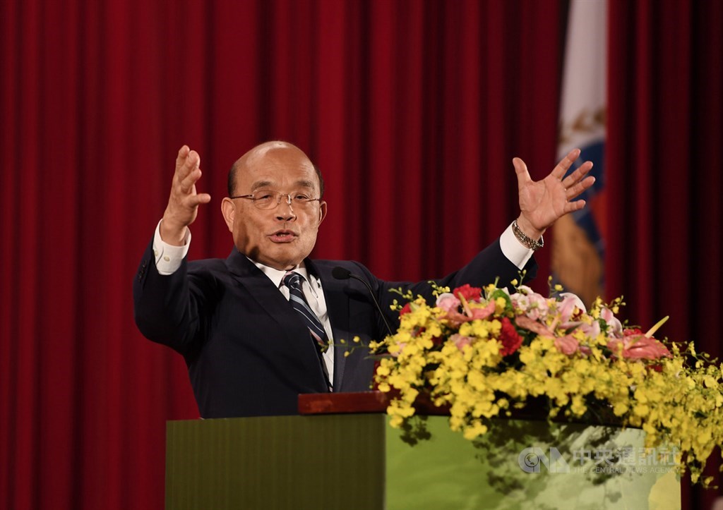 行政院長蘇貞昌(圖)14日晚間在台北圓山大飯店宴請回國參加僑務會議的僑務委員,致詞時表示,他上任到今天剛好滿4個月,沒有一天休息;在總統蔡英文領導下,真的用盡力量在打拚。中央社記者王飛華攝 108年5月14日