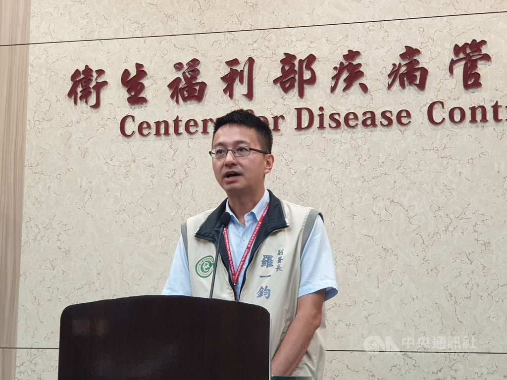 香港有鼠傳人E型肝炎疫情,衛福部疾管署副署長羅一鈞16日表示,全球人類鼠傳人E型肝炎病例共計6例,香港就占5例,台灣目前沒有病例,民眾不用恐慌。中央社記者陳偉婷攝 108年5月16日
