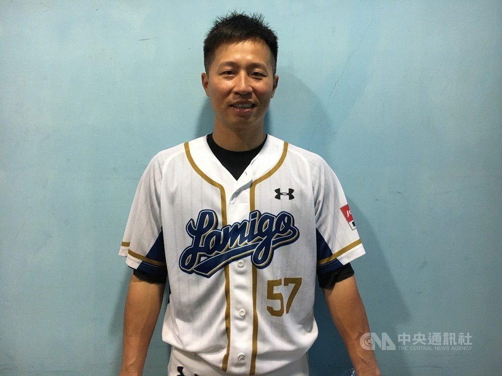 Lamigo桃猿的鍾承祐今天在對富邦悍將的比賽中,轟出陽春全壘打,這是他睽違993天的全壘打。中央社記者楊啟芳攝 108年5月16日
