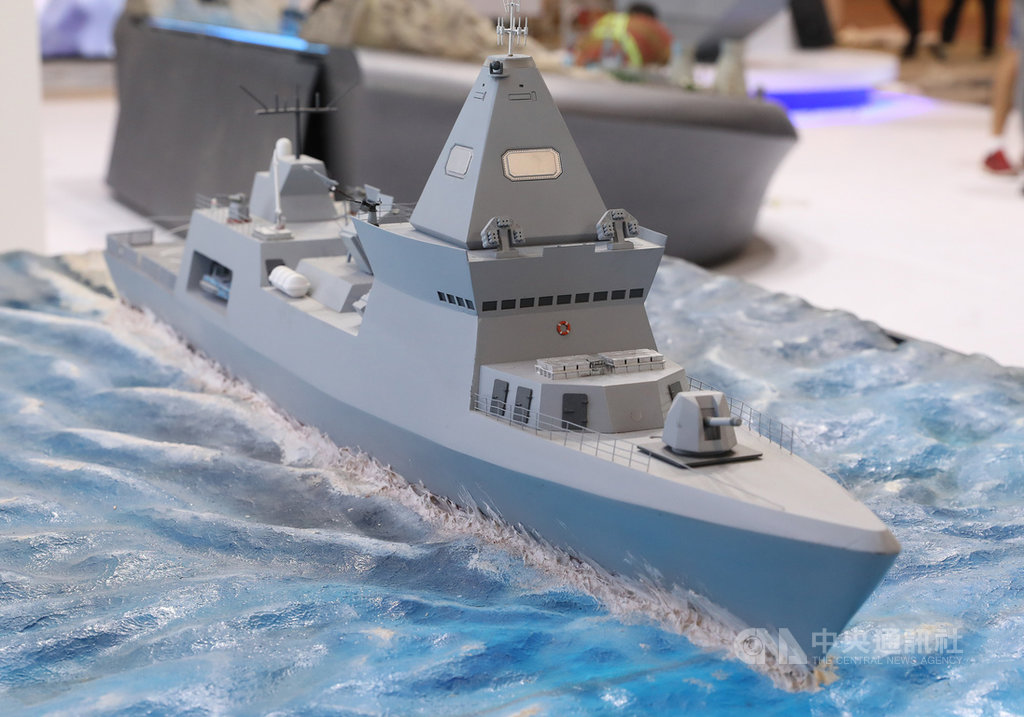新加坡海防展16日落幕,朝向肩負多功能用途的護衛艦與海巡艦艇是目前造艦趨勢,不僅用於特種作戰,也能反走私、反劫持、海巡。中央社記者黃自強新加坡攝 108年5月16日