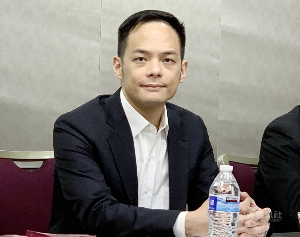 由國家實驗研究院國家高速網路與計算中心、華碩電腦、廣達電腦、台灣大哥大合作建置的TWCC台灣計算雲平台16日首次亮相,台灣大哥大總經理林之晨出席致詞,並接受媒體聯訪。中央社記者吳家豪攝 108年5月16日