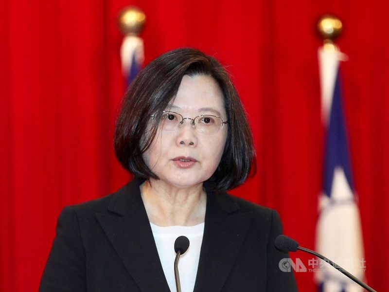 彭博報導,在距離總統大選僅8個多月完成同婚合法,總統蔡英文賭上的是政治生命。(中央社檔案照片)