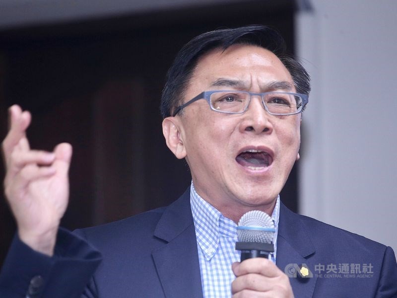 7名藍委倒戈挺同婚,網路流傳用選票下架跑票立委文宣。對於是否擔心影響初選民調,國民黨立委陳宜民表示:「我可以不做第二任。」(中央社檔案照片)