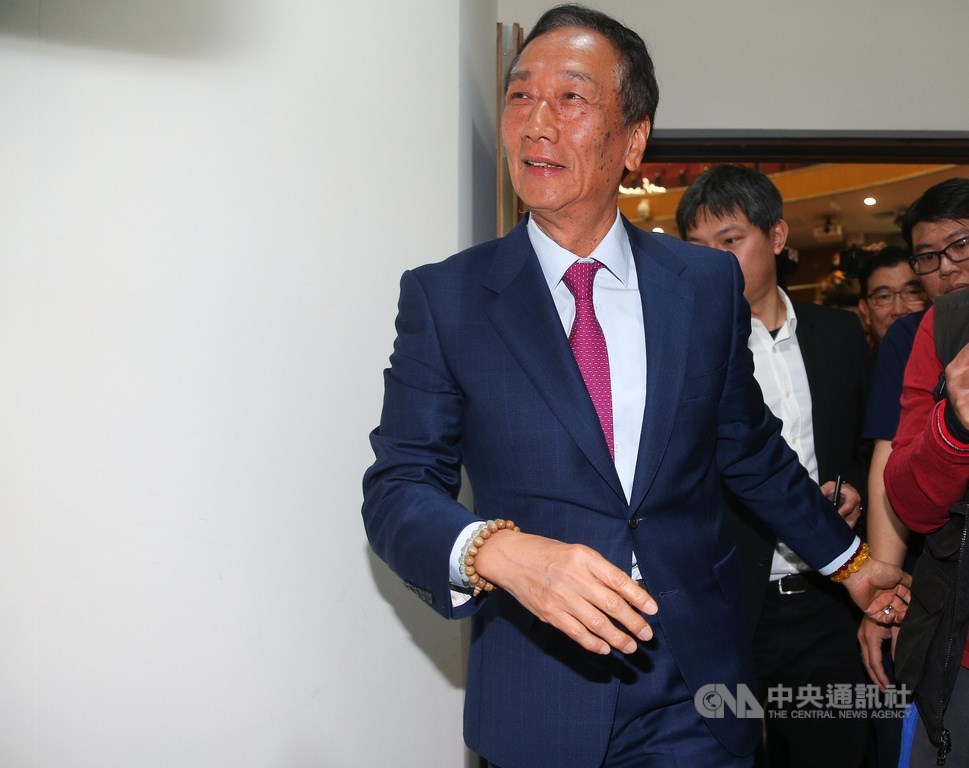 鴻海新任董事候選名單中鴻海董事長郭台銘入列,可因應未來選舉變數和具轉圜空間。(中央社檔案照片)