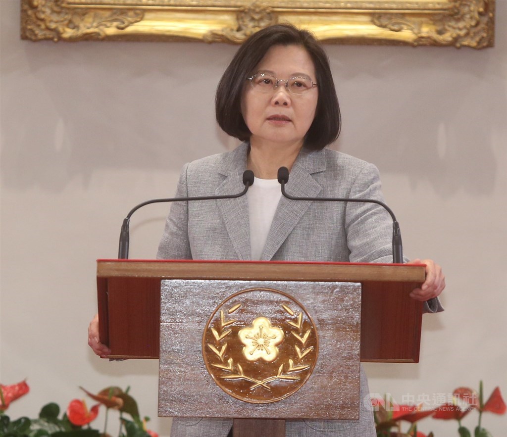 總統蔡英文20日在總統府,主持「3年有成 台灣進步關鍵字」記者會,說明就職3週年來的施政成績。中央社記者鄭傑文攝 108年5月20日