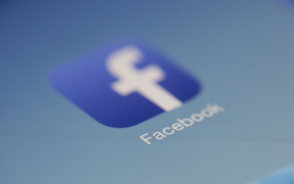 Facebook表示在打擊仇恨言論上取得進展,自動偵測到65%的仇恨言論已被刪除,而不是經過用戶檢舉。(圖取自Pixabay圖庫)