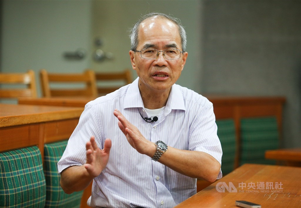 劉銳紹在1989年擔任香港文匯報駐北京辦事處主任,他無法忘記六四事件,特別是相關史實的發掘及歷史的平反,除了持續寫書論述六四,他更自己寫歌填詞,用說唱表達心聲。中央社記者謝佳璋攝 108年5月25日