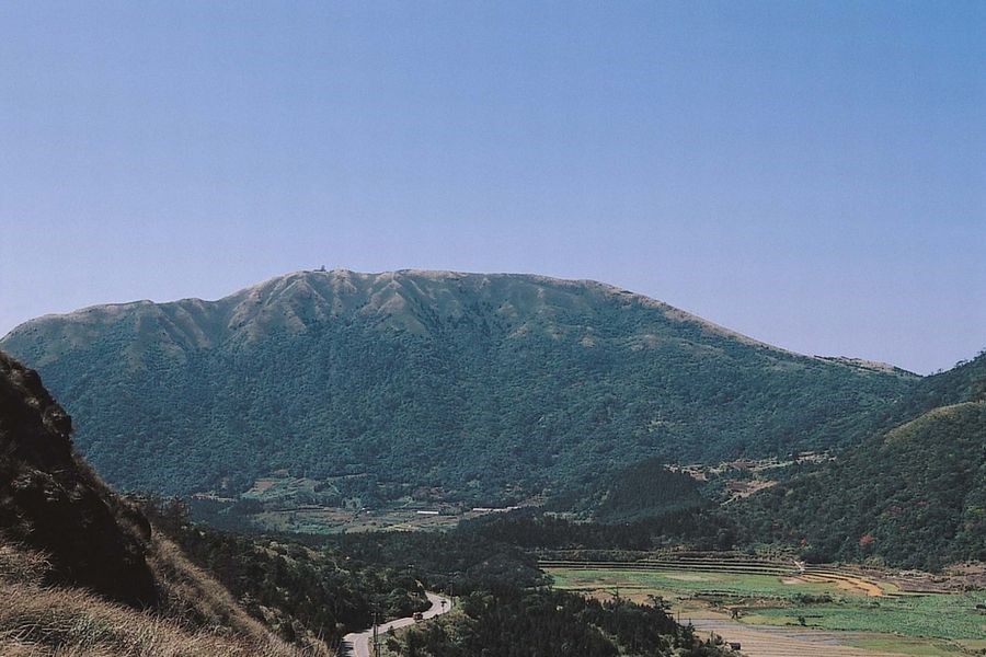中研院研究團隊認定大屯火山(圖)和龜山島是活火山,但國內火山警訊發送標準仍在研議。(圖取自台北市政府工務局大地工程處休閒遊憩主題網頁gisweb.taipei.gov.tw/release)