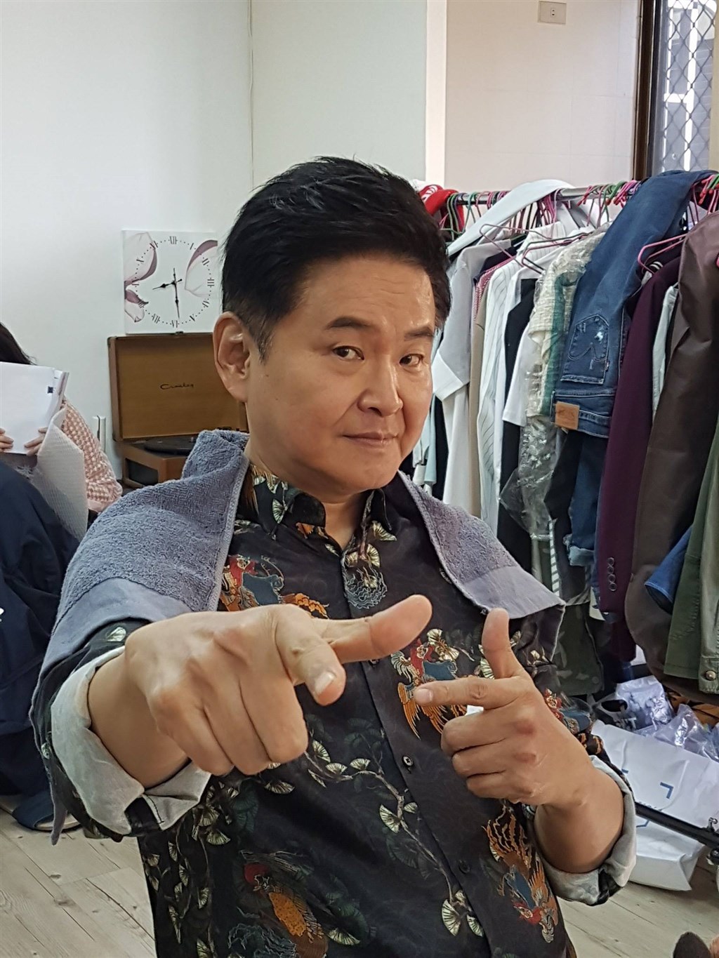 知名主持人賀一航3日晚間驚傳病逝,享壽64歲。(圖取自facebook.com/yihanghejudy)