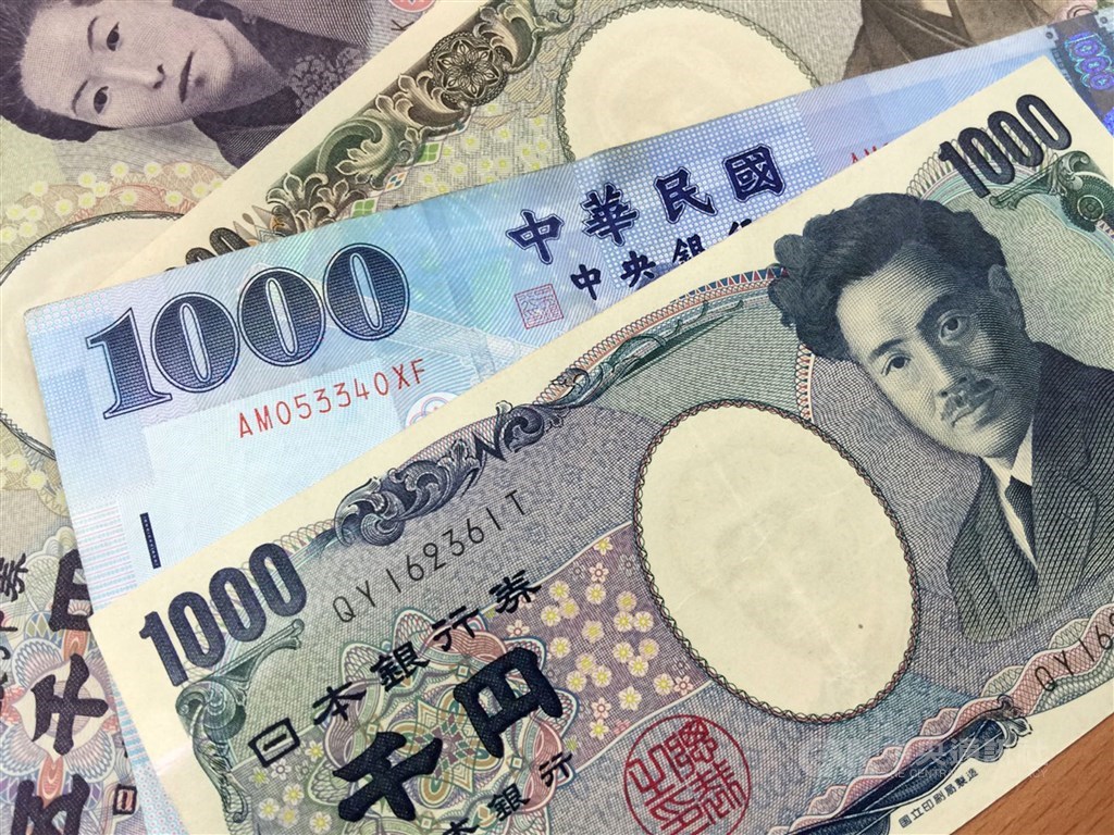 日圓兌新台幣近一個半月升值近6%,民眾到日本自由行荷包失血。(中央社檔案照片)