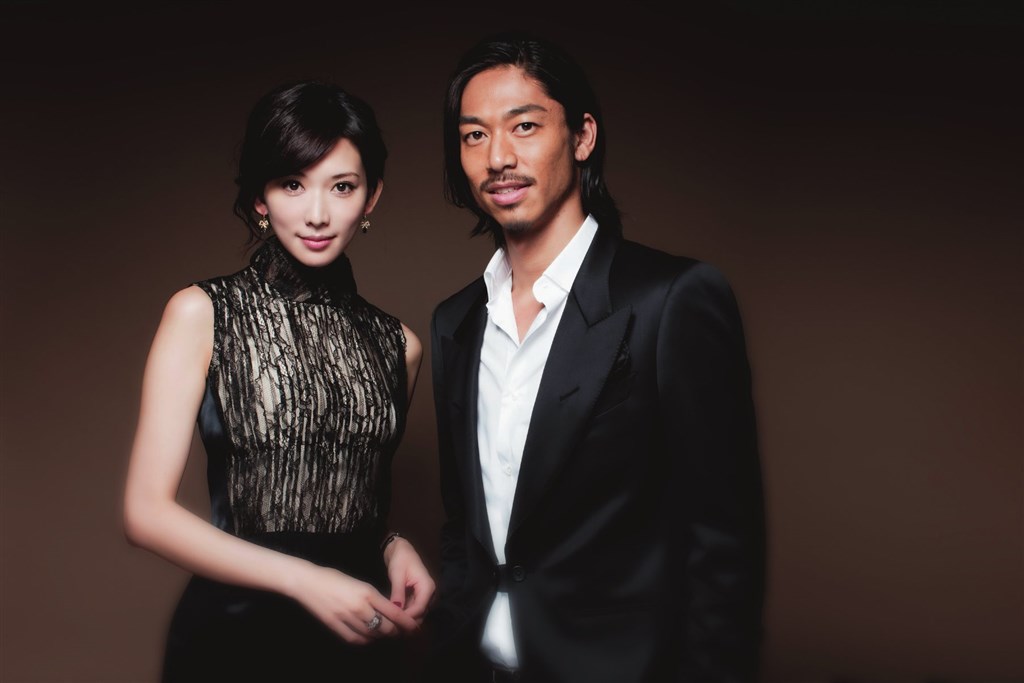 藝人林志玲閃婚日本放浪兄弟EXILE AKIRA,雙方6日晚分別在Facebook、微博宣布喜訊,震驚粉絲。(圖取自facebook.com/EXILEAKIRA.official)