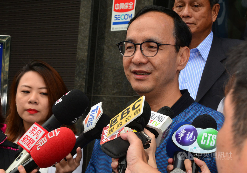民進黨總統初選結果揭曉,由總統蔡英文勝出。前新北市長朱立倫(圖)13日受訪時表示,蔡總統將會是下屆總統大選中,國民黨最難纏的對手。中央社記者黃旭昇新北市攝 108年6月13日