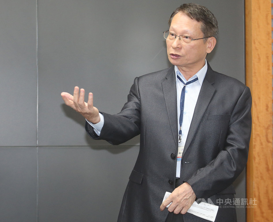 中油租用油船在波斯灣海域受到攻擊,副總經理邱家守14日表示,這是單一事件,對油價不會有太大影響,估計保險理賠後,中油約損失新台幣800萬元。中央社記者張新偉攝 108年6月14日