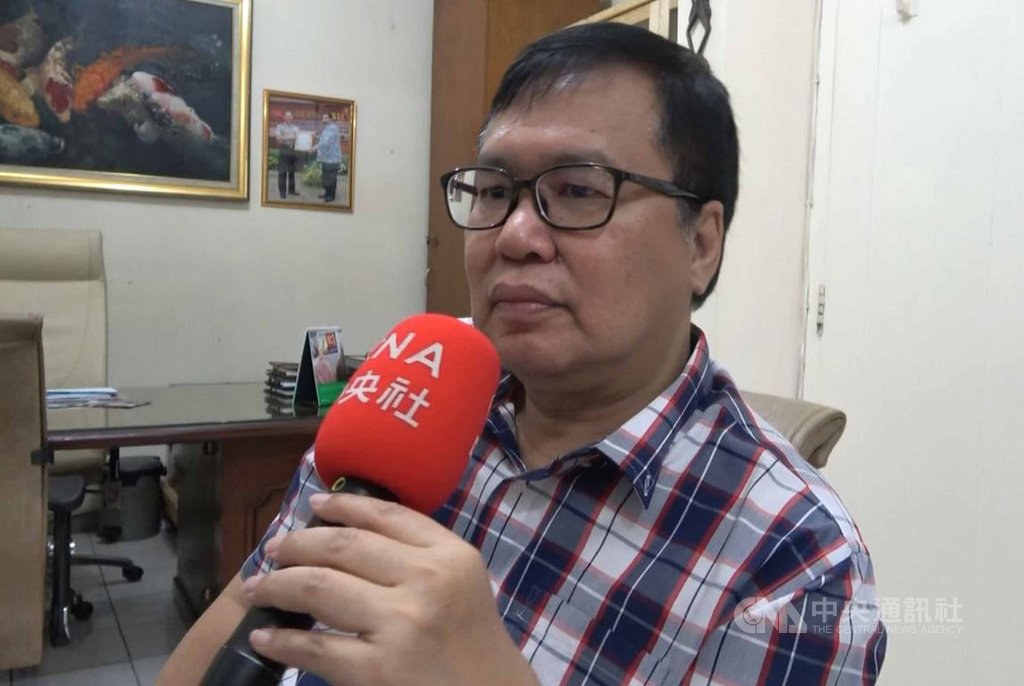 印尼塞塔拉民主和平研究所副主席波那指出,中東輸入極端排他的伊斯蘭思想逐步蠶食印尼的教育,目標是讓民主、非宗教政體的印尼成為奉行伊斯蘭教律法的伊斯蘭國。中央社記者石秀娟雅加達攝 108年6月19日