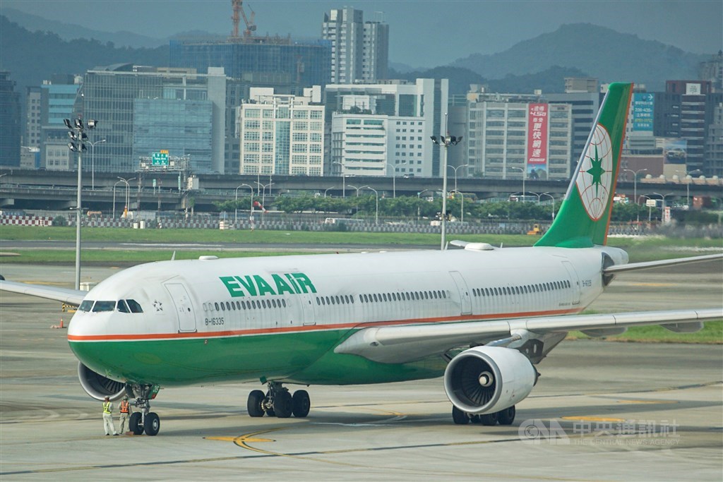 長榮航空空服員罷工進入第7天,長榮航空26日宣布7月1日到7月5日共取消368個航班。(中央社檔案照片)