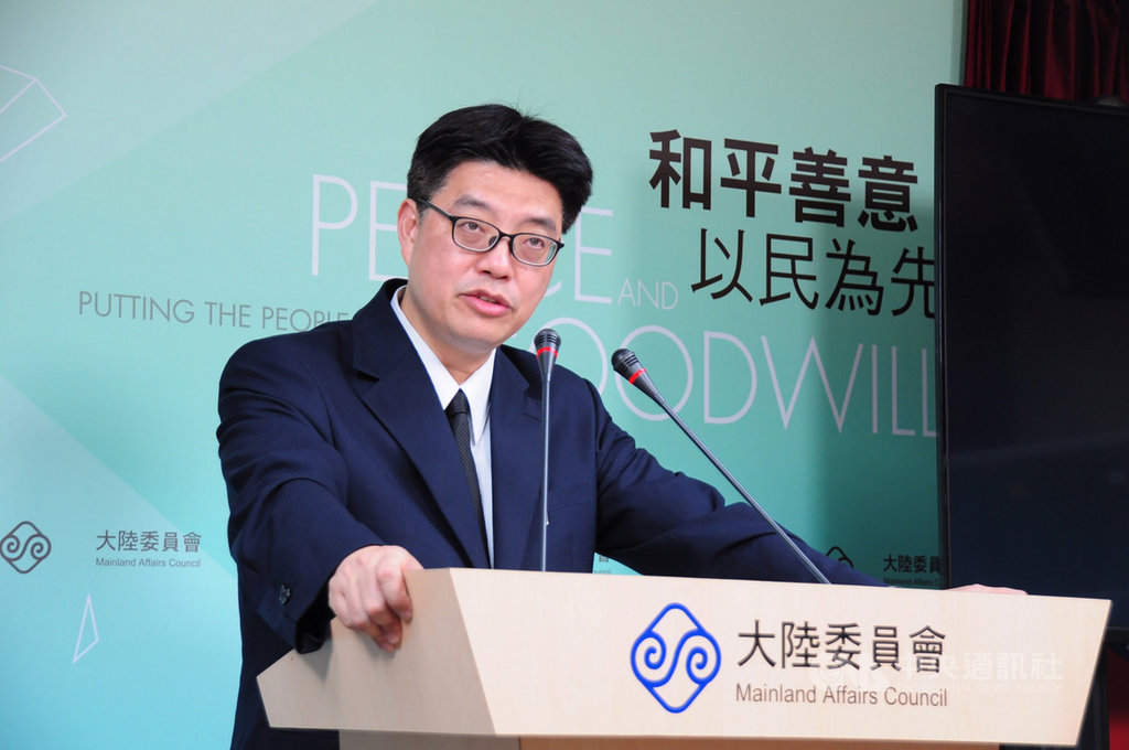 針對媒體以台南安平港曾辦理小三通,質疑政府雙重標準。陸委會發言人邱垂正27日說,安平小三通是申請通過的合法航線,和日前的高雄旗津小三通相提並論,是「張飛打岳飛」。中央社記者沈朋達攝 108年6月27日