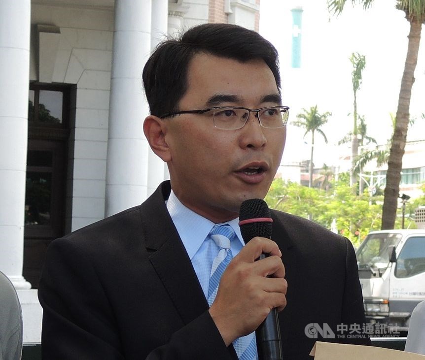 新黨2日上午召開記者會,正式向外界介紹所推出的總統參選人,由資深媒體人、前新黨秘書長楊世光代表新黨角逐2020年總統。(中央社檔案照片)