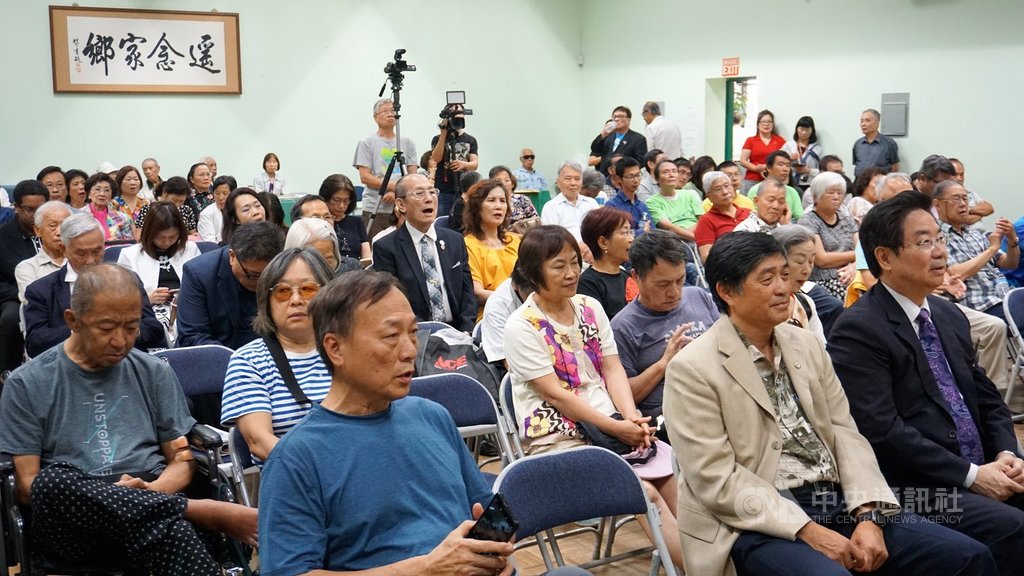2020海外小英後援會成立大會5日在大洛杉磯台灣會館舉行,上百名支持者出席。為歡迎總統蔡英文19日過境丹佛,已有10多名僑胞相約準備千里跋涉,表達支持。中央社記者林宏翰洛杉磯攝108年7月7日