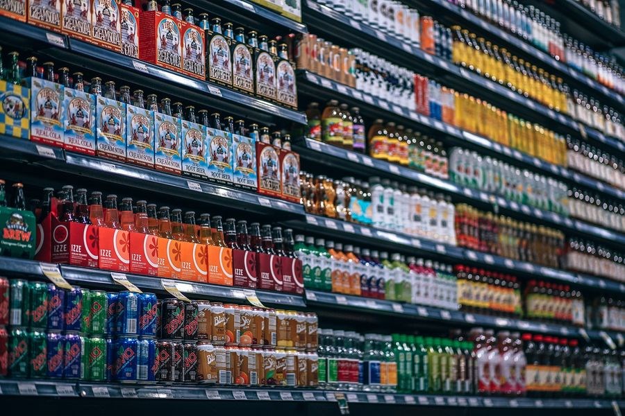 研究發現,每天多喝100毫升含糖飲料,罹癌風險增高18%,但無法確立直接的因果關係。(示意圖/圖取自Pixabay圖庫)