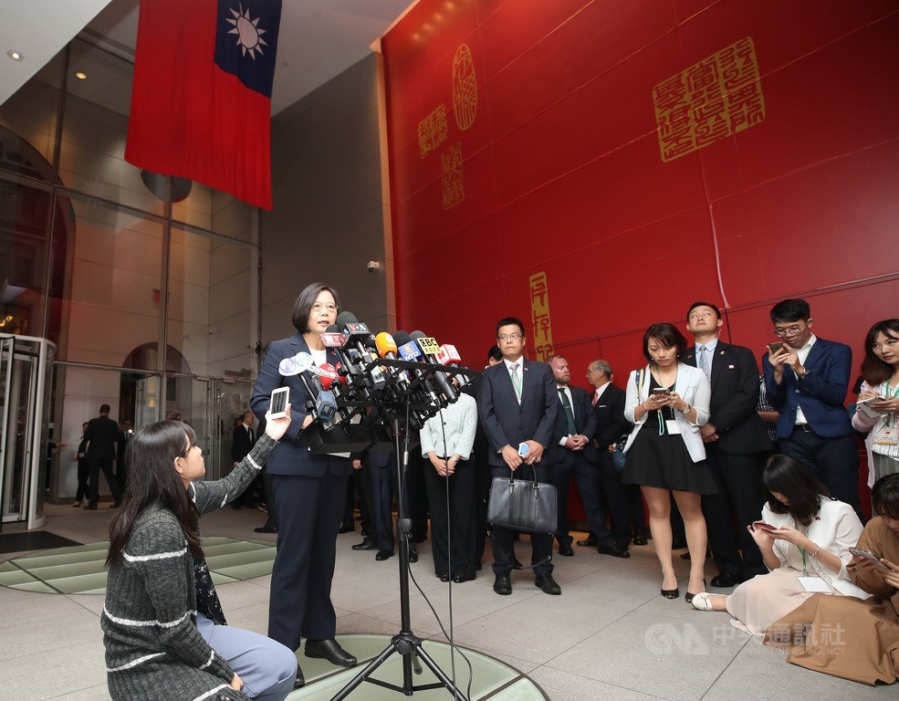 總統蔡英文展開自由民主永續之旅,抵達紐約後第一站出席與友邦駐聯合國常任代表歡迎酒會,這是總統首次在紐約與友邦聯合國代表會面。中央社記者張新偉紐約攝 108年7月12日