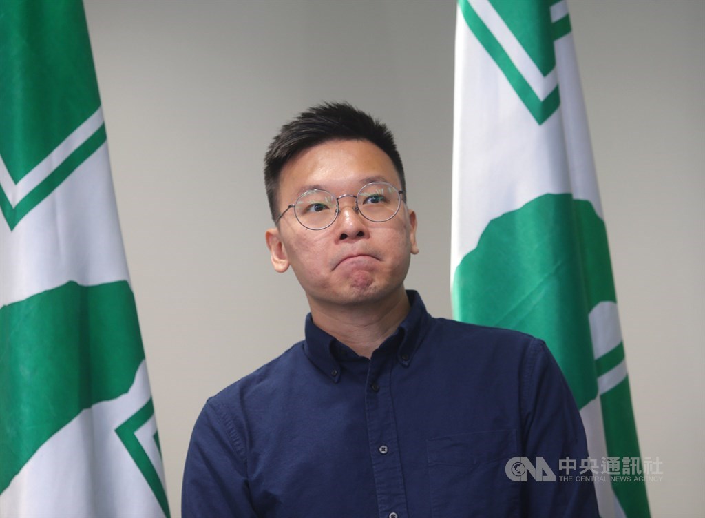 民進黨15日上午召開中央黨部主管人事公布記者會,宣布太陽花學運領袖之一林飛帆(圖)出任民進黨副秘書長。中央社記者謝佳璋攝 108年7月15日
