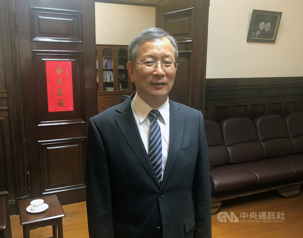 前總統馬英九洩密案無罪確定,監委陳師孟表示將申請自動調查洩密案歷次審案法官。司法院秘書長呂太郎(圖)16日說,尊重監委職權,但憲法第80條明定法官審判獨立,不受任何干涉,適用於每個法官的審判事件。中央社記者劉世怡攝 108年7月16日