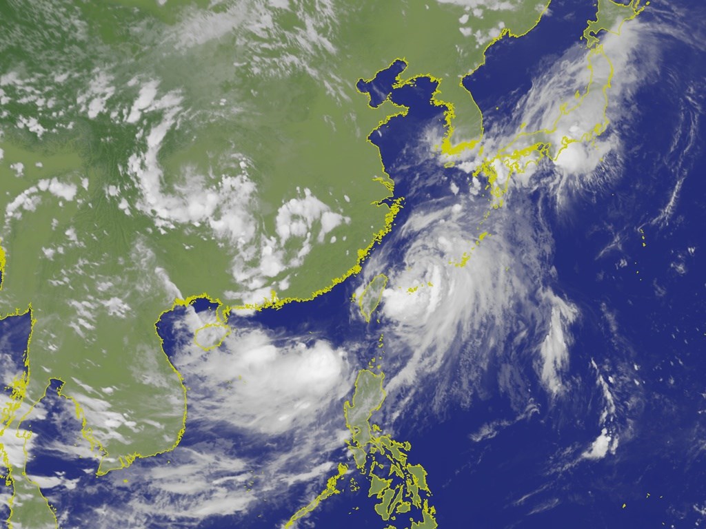 圖為18日下午5時30分台灣附近衛星雲圖。(圖取自氣象局網頁www.cwb.gov.tw)