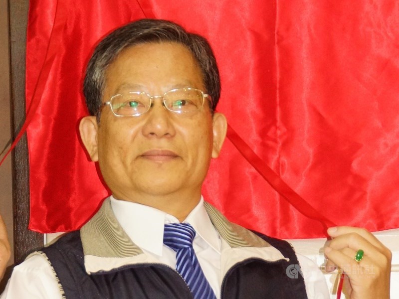 調查局官員顏正義(圖)轉傳行政院長蘇貞昌摔筆影片、同婚立法等假訊息,刑事局19日通知顏正義到案說明,但他未到案,相關資料20日移交給案發地高雄市警察局偵辦。(中央社檔案照片)