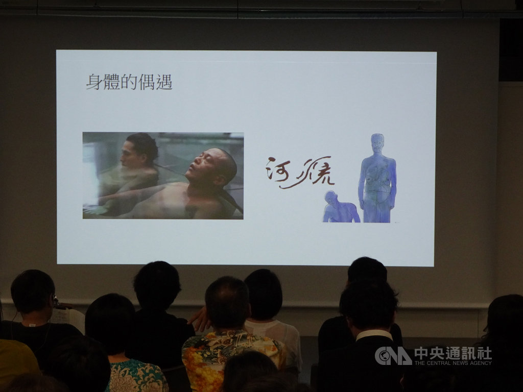 導演蔡明亮出席在東京舉辦的「赤道之後的台灣製造:蔡明亮‧當代台灣馬華影像與藝術、文學」活動,透露他執導的短片「無無眠」中兩個他最喜歡的鏡頭。中央社記者楊明珠東京攝 108年7月21日