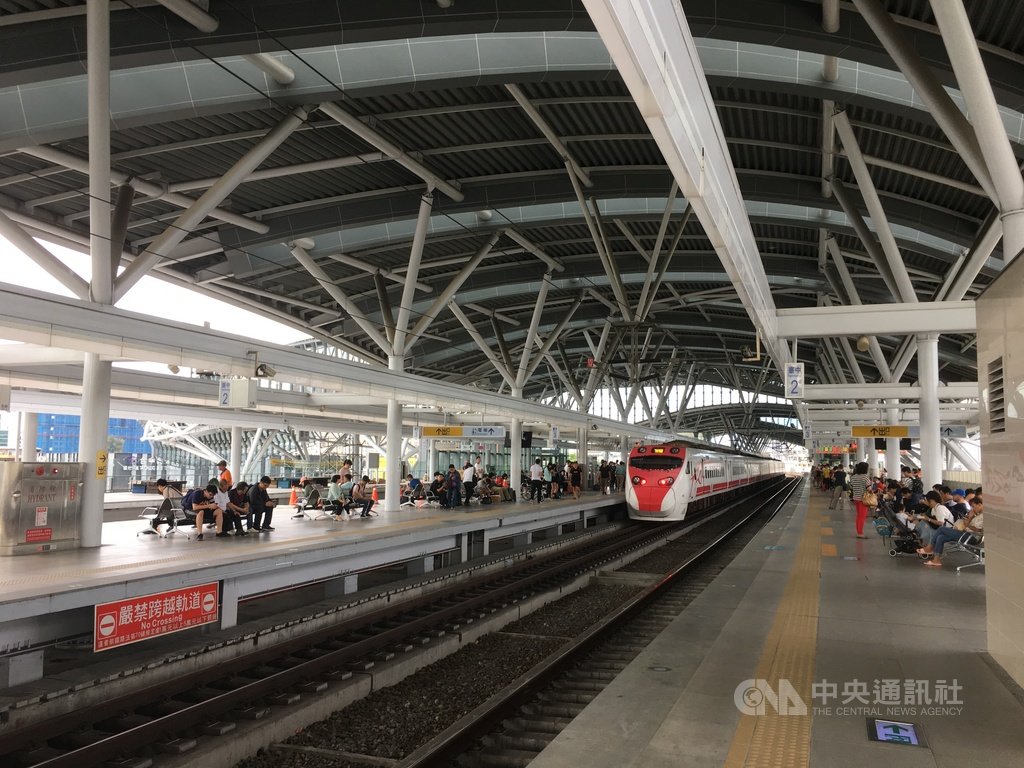 台鐵局規劃「台中鐵道文化園區」結合古蹟、文創、消費,預計打造台中新地標,台中車站新站內商場26日將招商,最快今年底試營運,再現舊城風華。中央社記者趙麗妍攝 108年7月22日