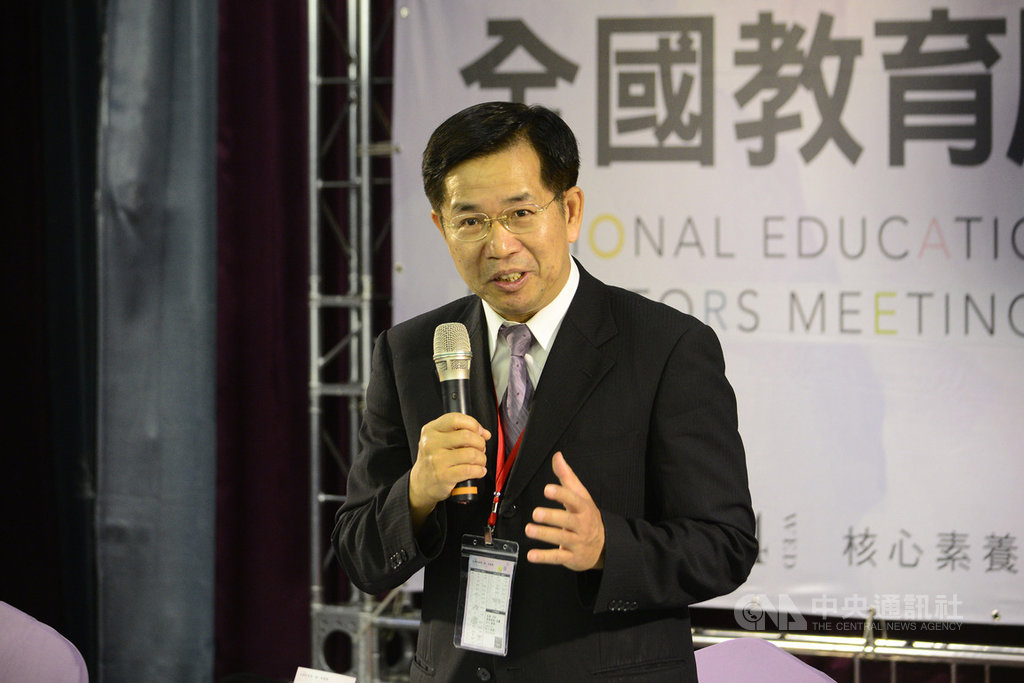 十二年國教課綱即將於8月上路,教育部長潘文忠23日表示,過去教育強調重複練習以應付考試,新課綱強調探究與實作,而探究過程就是素養。(教育部提供)中央社記者陳至中台北傳真 108年7月23日