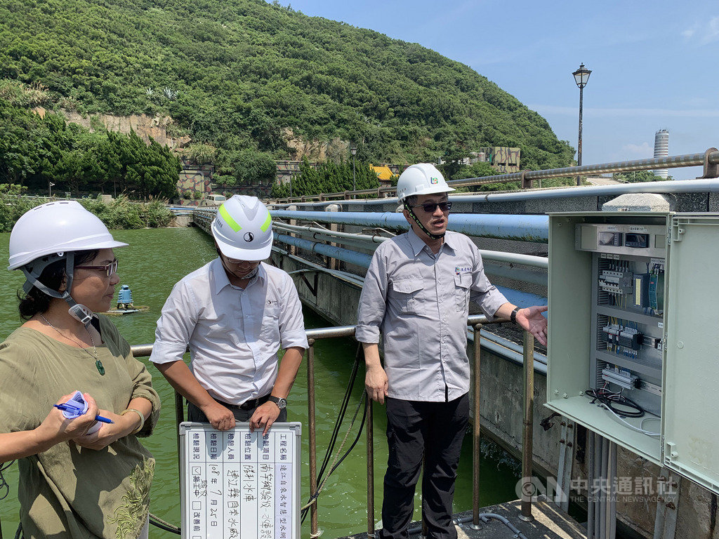 馬祖南竿地區率先完成全島智慧水網建置,從源頭水庫開始控管,透過智慧水表能精準掌握全南竿用水資訊、管線漏水等緊急問題。(連江縣政府提供)中央社 108年7月25日