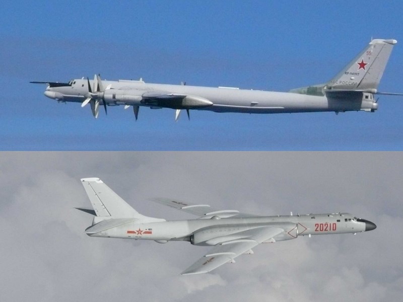 俄羅斯2架TU-95轟炸機(上)和中國2架H-6轟炸機(下)23日在南韓與日本外海的爭議區域空中巡邏,分析家指出,這是兩國意圖挑戰美國在亞太地區影響力的「重大進展」。(圖取自日本防衛省自衛隊網頁www.mod.go.jp)