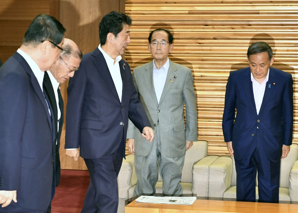 日本政府2日召開閣僚會議並通過新版「出口貿易管理令」。(共同社提供)