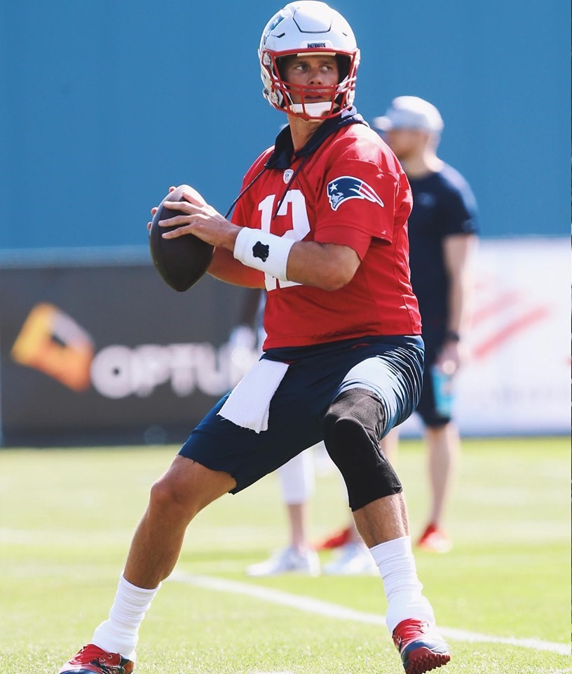 6次率隊奪得職業美式足球NFL超級盃冠軍的布雷迪,同意與新英格蘭愛國者簽下2年延長合約。(圖取自facebook.com/TomBrady)