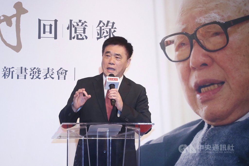 國民黨副主席郝龍斌(圖)8日在台北誠品信義店出席「郝柏村回憶錄」新書發表會,致詞時談到他所認識的前行政院長、他的父親郝柏村。中央社記者吳翊寧攝 108年8月8日