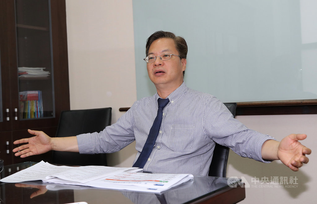 行政院政務委員龔明鑫表示,推動綠能產業發展,不僅有助整體產業發展需求,對地方政府創造就業、財源都有相當大幫助。中央社記者張皓安攝 108年8月11日