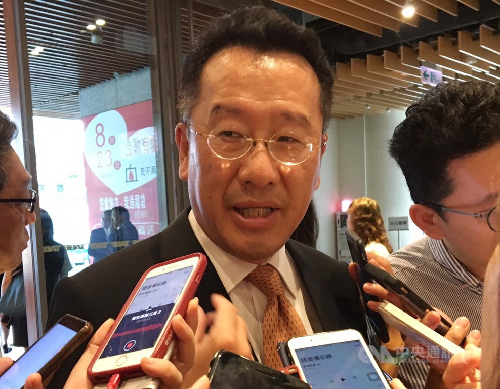 香港「反送中」持續升溫,傳有民眾號召8月16日發動銀行擠兌。金管會主委顧立雄表示,若出現最壞情況,資金可能會撤出。(中央社檔案照片)