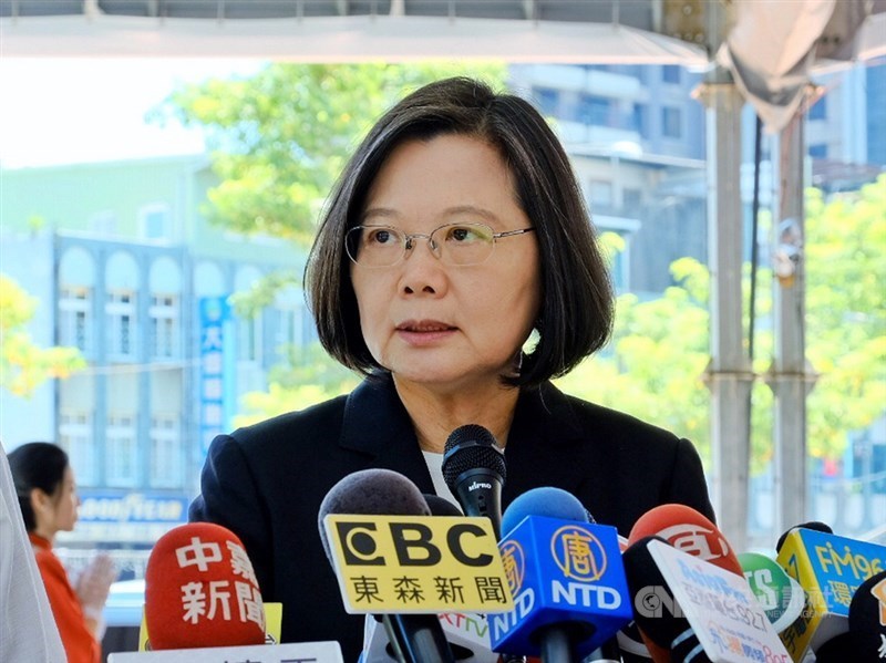 總統蔡英文14日說,香港人民追求自由民主,政府支持但不會介入,並強調「不要把情勢惡化的責任推卸給不存在的外力介入」。(中央社檔案照片)