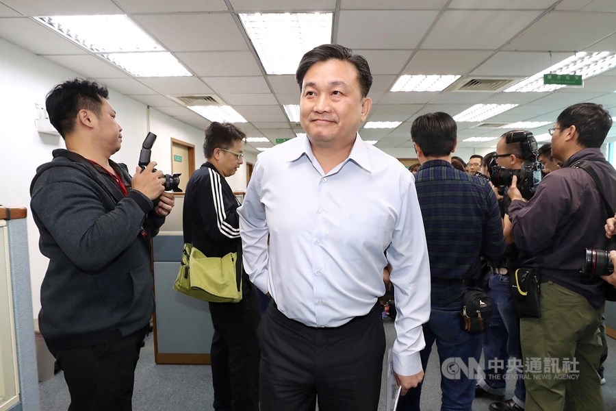 民進黨中常委王定宇14日在中常會發言不滿人事調動,口頭宣布辭中常委。(中央社檔案照片)