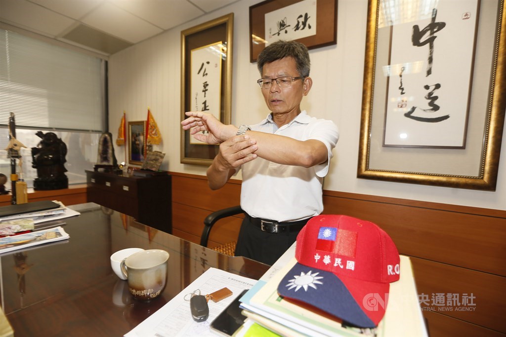前高雄縣長楊秋興(圖)5年前加入國民黨,因被控詆毀國民黨提名總統參選人韓國瑜,15日遭高雄市黨部決議開除黨籍,楊秋興下午舉行記者會宣布即日起退黨,並指如今的國民黨已淪為一言堂。中央社記者董俊志攝 108年8月15日