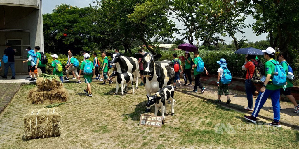 2019廈金研學旅行嘉年華系列活動金門站15日順利落幕,期間帶領海內外青年學子等人走訪不同景點,領略金門特有歷史文化魅力,感受金門在地人文風情。(金門縣政府提供)中央社記者黃慧敏傳真 108年8月15日