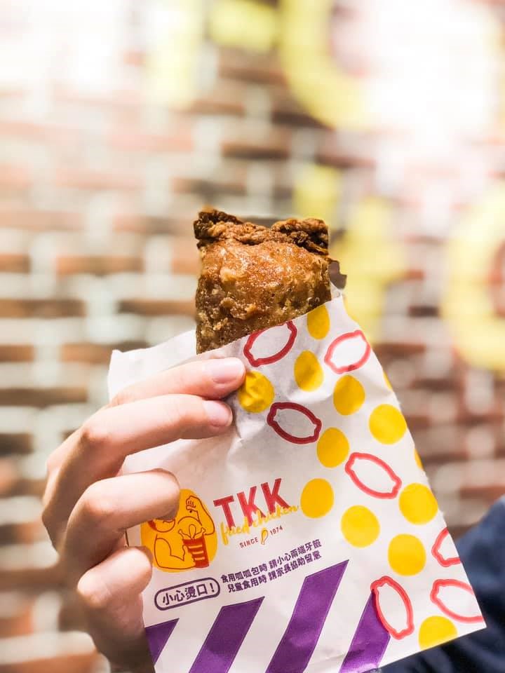 台式連鎖速食店頂呱呱獲得國際美食網站推薦為紐約25大炸雞店之一,文章更推薦台式點心呱呱包。(圖取自facebook.com/tkk.tw)