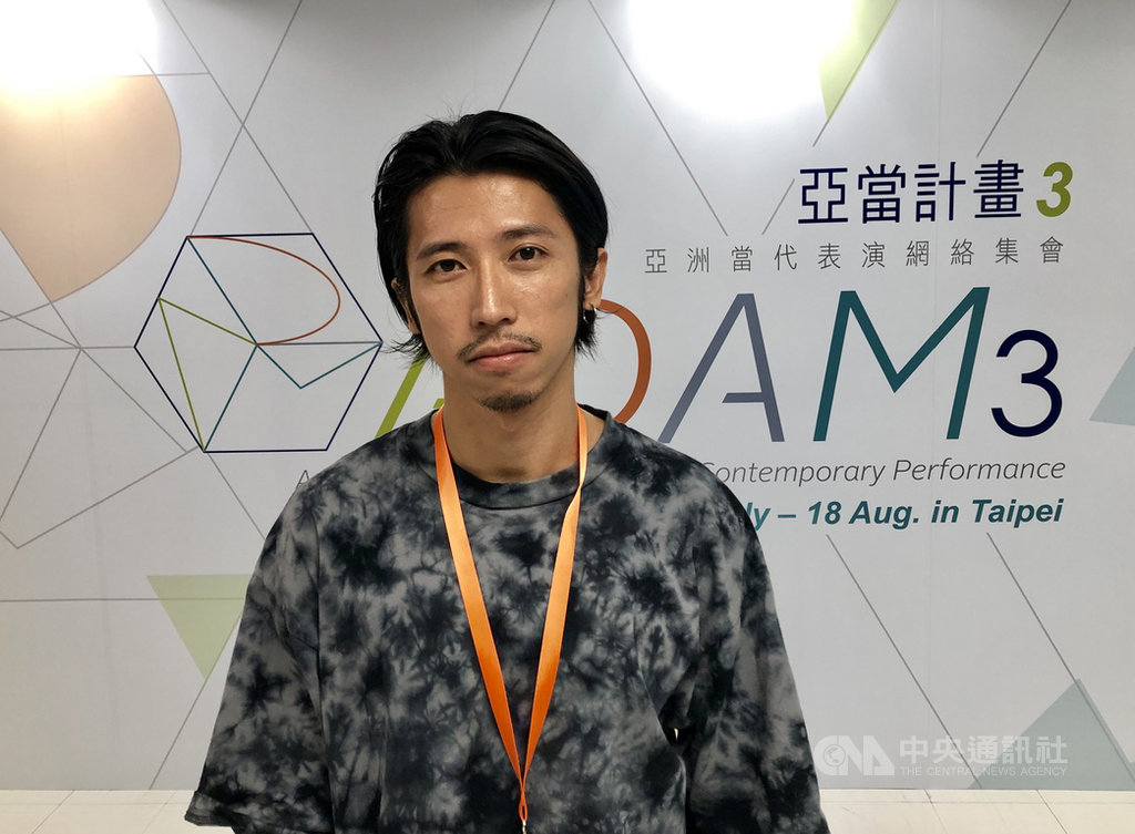 簡稱為「亞當計畫」的藝術年會「亞洲當代表演網絡集會」邁入第3屆,香港藝術家葉惠龍來台灣參加「藝術家實驗室」駐地創作活動。中央社記者洪健倫攝 108年8月16日